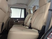 Land Rover Discovery 3.0 Discovery SE Tech SDV6 Auto 4WD 5dr 45