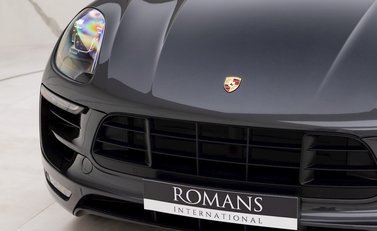 Porsche Macan GTS 24