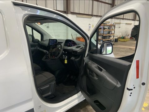 Peugeot Partner BLUEHDI PROFESSIONAL PREMIUM PLUS L1 15