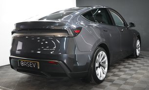 Tesla Model Y LONG RANGE Premium AWD TOW BAR 20" Helix 2.0 Alloys GROK AI Adaptive LEDS 9