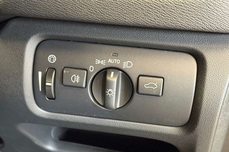 Volvo V40 1.6 T4 SE Lux Nav Hatchback 5dr Petrol Powershift Euro 5 (s/s) (180 ps) 51