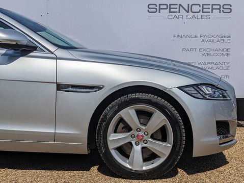 Jaguar XF PORTFOLIO 11