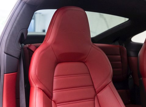 Porsche 911 Turbo S (992) 12