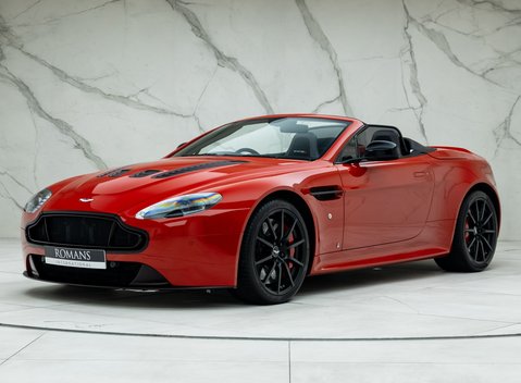 Aston Martin V12 Vantage S Roadster 1