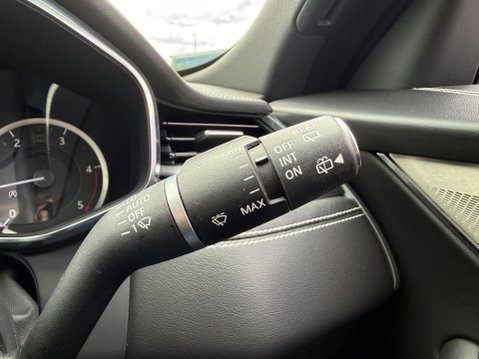 Jaguar F-Pace 2.0 D200 MHEV R-Dynamic Black SUV 5dr Diesel Auto AWD Euro 6 (s/s) (204 ps) 41