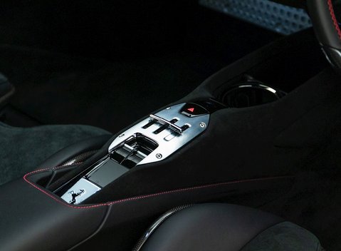 Ferrari SF90 Stradale 18