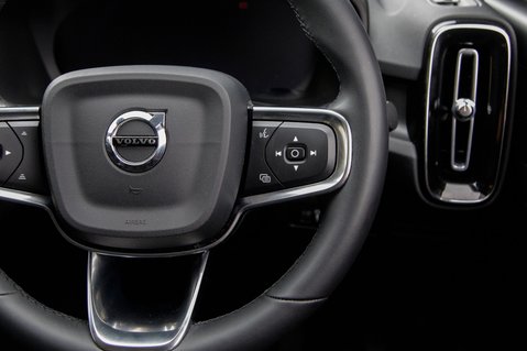 Volvo C40 RECHARGE PRO TWIN AWD 20
