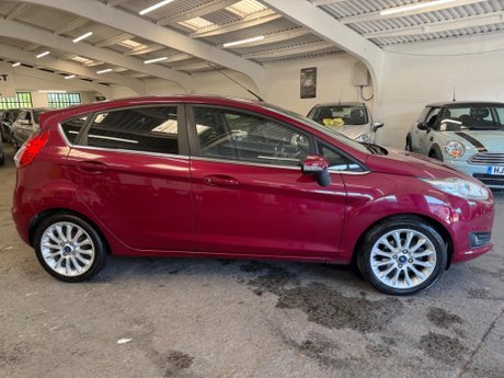Ford Fiesta 1.0T EcoBoost Titanium X Euro 5 (s/s) 5dr 7