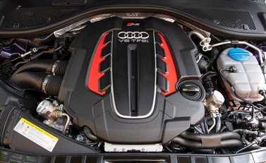 Audi RS6 Avant Performance 30