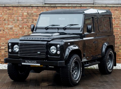 Land Rover Defender 90 XS Bowler 6