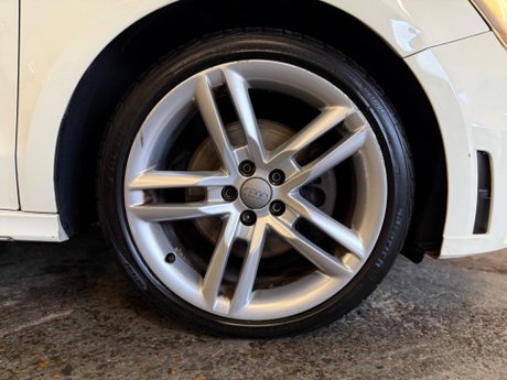 Audi A1 1.4 TFSI S line S Tronic Euro 5 (s/s) 3dr 20