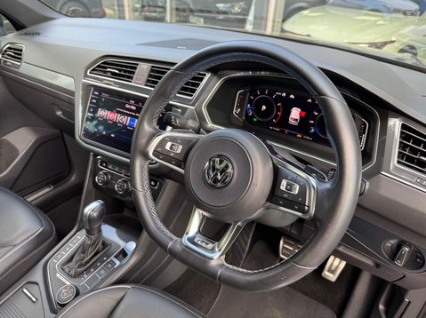 Volkswagen Tiguan R-LINE TECH TSI 4MOTION DSG 47