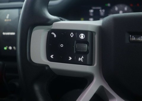 Land Rover Defender 3.0 Defender X-Dynamic HSE D MHEV A 4WD 5dr 51