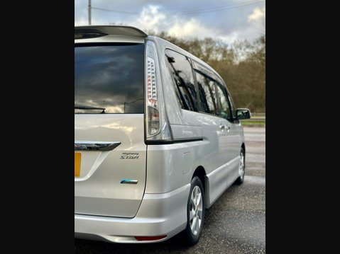 Nissan Serena 2.0 Petrol Hybrid 8 Seater 32