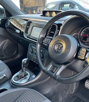 Volkswagen Beetle AUTOMATIC.. 5 SERVICES! CRUISE CONTROL..DAB RADIO..STUNNING CAR! 3