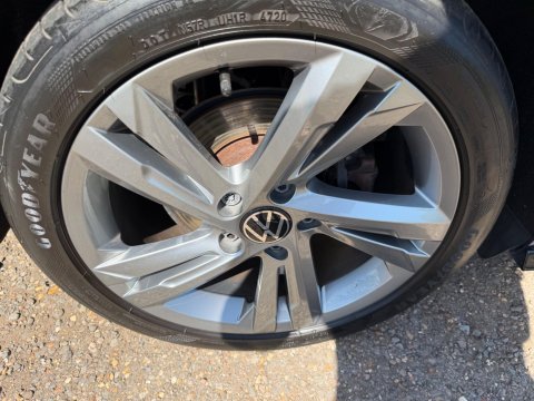 Volkswagen Golf R-LINE ETSI DSG 50