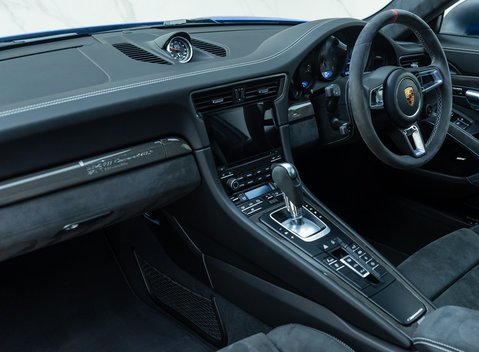Porsche 911 Carrera 4 GTS (991.2) British Legends Edition 19