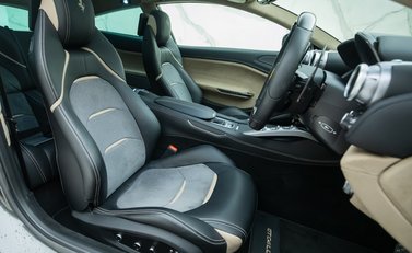 Ferrari GTC4 Lusso V12 11