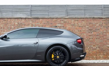 Ferrari FF 28
