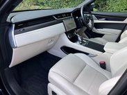 Jaguar F-Pace 2.0 D200 MHEV R-Dynamic Black Auto AWD Euro 6 (s/s) 5dr 29