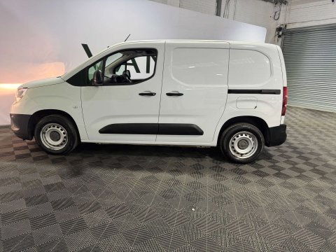 Vauxhall Combo 1.5 Combo 2000 Dynamic TD 72/2022 4