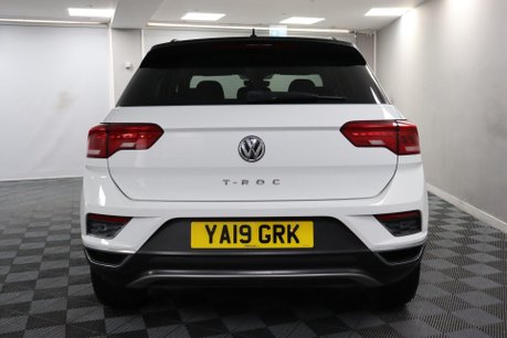 Volkswagen T-Roc DESIGN TSI 8