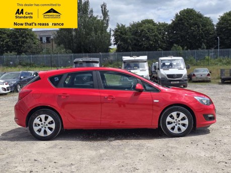 Vauxhall Astra 1.6 16v Design Hatchback 5dr Petrol Auto Euro 5 (115 ps) 4
