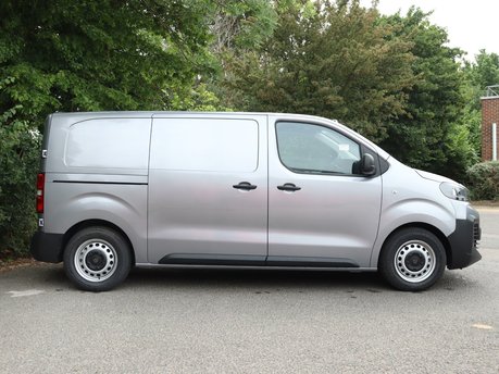 Peugeot Expert Expert 100kW 75kWh Professional Van Auto 4