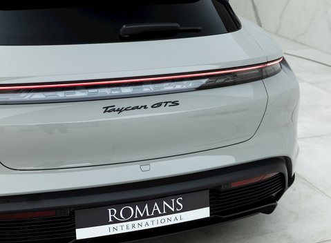 Porsche Taycan GTS Sport Turismo 24