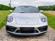 Porsche 911 Targa 4 GTS PDK 18