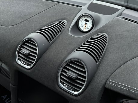 Porsche 718 CAYMAN GT4 RS PDK 83