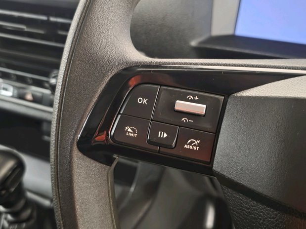 Vauxhall Vivaro VIVARO XL DIESEL 2.0 Turbo D 145 Prime H1 Van 18