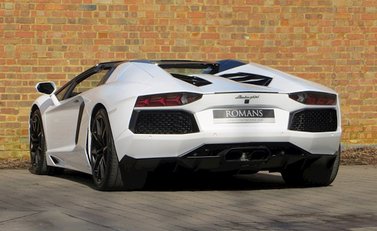Lamborghini Aventador LP 700-4 Roadster 10