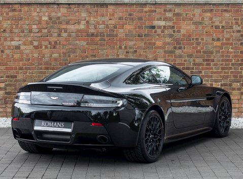 Aston Martin V12 Vantage S 7