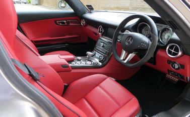 Mercedes-Benz SLS AMG 12