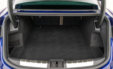 Porsche Taycan TURBO 29