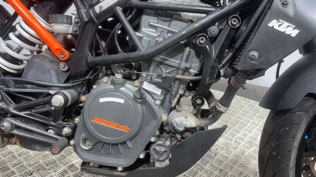 KTM Duke 2019 24k SPARE OR REPAIR PROJECT BIKE NAKED 125CC LEARNER BIKE 20