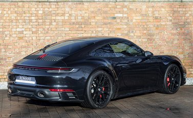 Porsche 911 Carrera 4S (992) 7