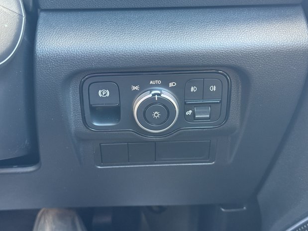 Mercedes-Benz Citan AUTO SWB [SOLD CM] L1H1 Low Roof Air Con Sensors Cam Tow Bar EURO 6 NO VAT 21