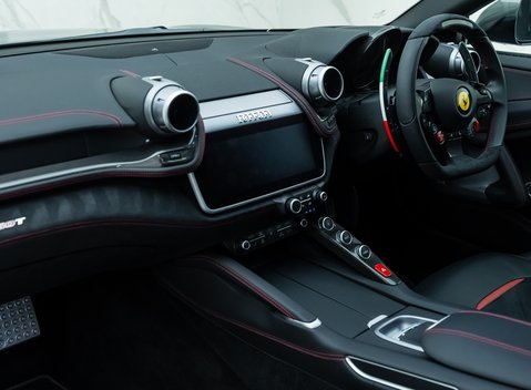 Ferrari GTC4 Lusso T 20