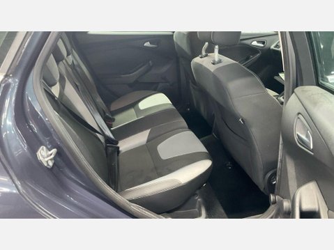 Ford Focus 1.0T EcoBoost Zetec Euro 5 (s/s) 5dr 12