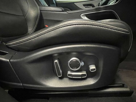 Jaguar F-Pace 2.0 F-PACE R-Sport AWD D Auto 4WD 5dr 12