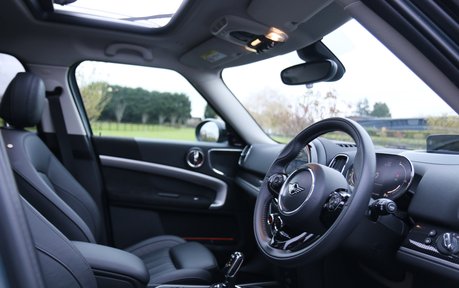Mini Countryman Cooper S All4 Exclusive - Panoramic Roof, HUD, Harman Kardon and More 9
