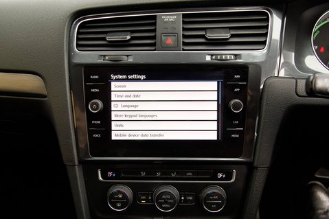 Volkswagen Golf E-GOLF 27