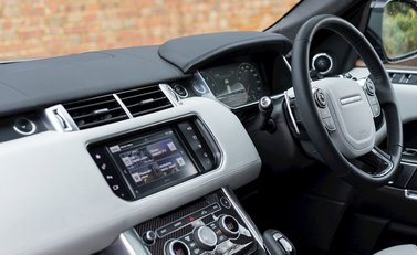 Land Rover Range Rover Sport 5.0 SVR 17