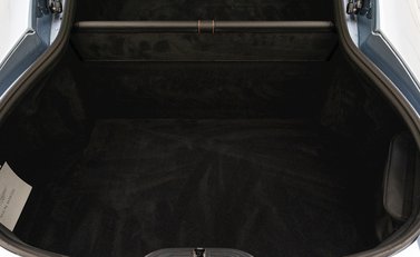 Aston Martin V8 Vantage 25