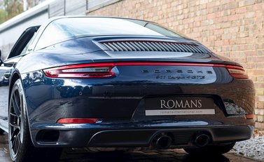 Porsche 911 Targa 4 GTS (991.2) 25