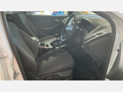 Ford Focus 1.0T EcoBoost Titanium Navigator Euro 5 (s/s) 5dr 6