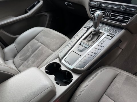 Porsche Macan PDK 42