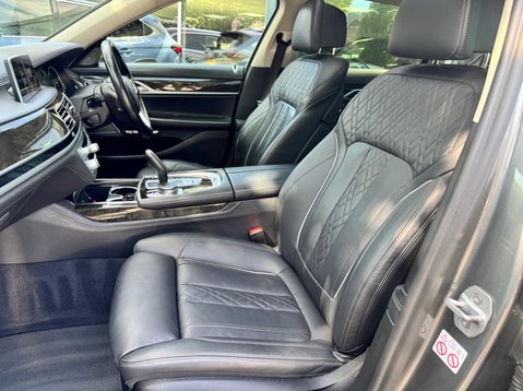 BMW 7 Series 740LD XDRIVE EXCLUSIVE 18